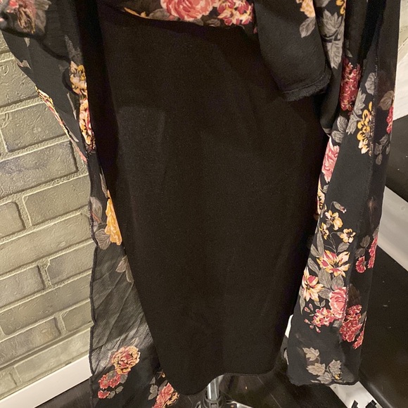 Almost Famous Floral Dress - Picture 7 of 8